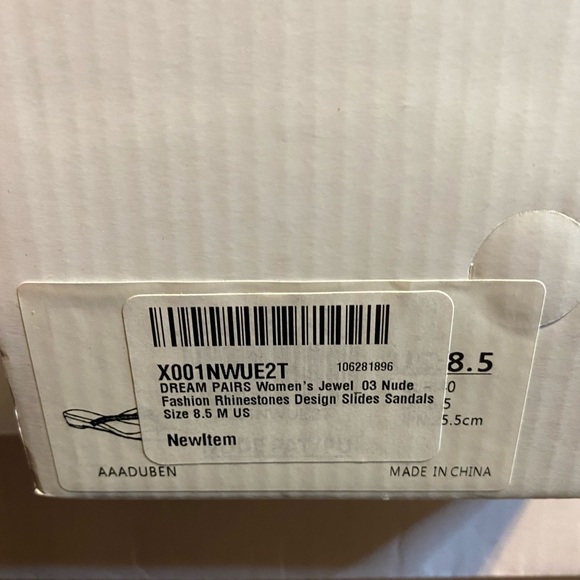 NWT Strappy Diamond Sandals Size 8.5 - Picture 8 of 8